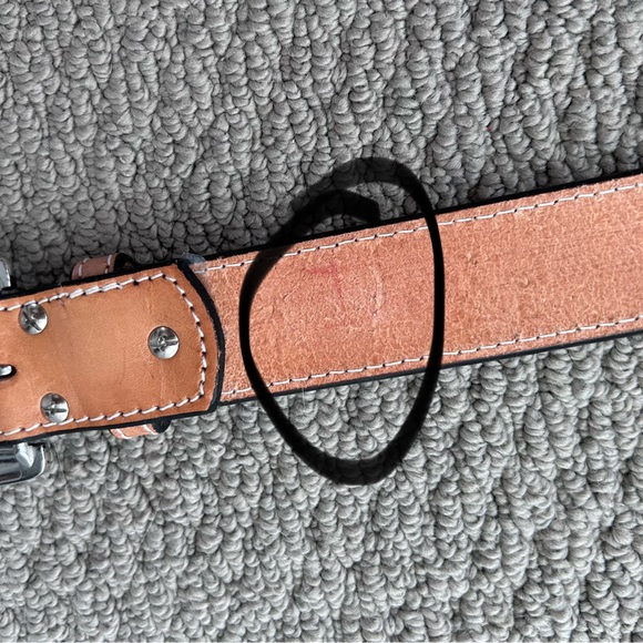 Ariat Womens Tooled Leather Belt
Colorful
A1567008
Western
Rodeo
Equestrian
Sz M - Picture 9 of 15